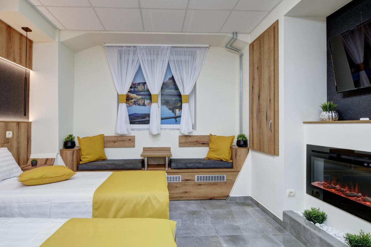 Riverside Inn - dunaparti álom Győr Esterno foto