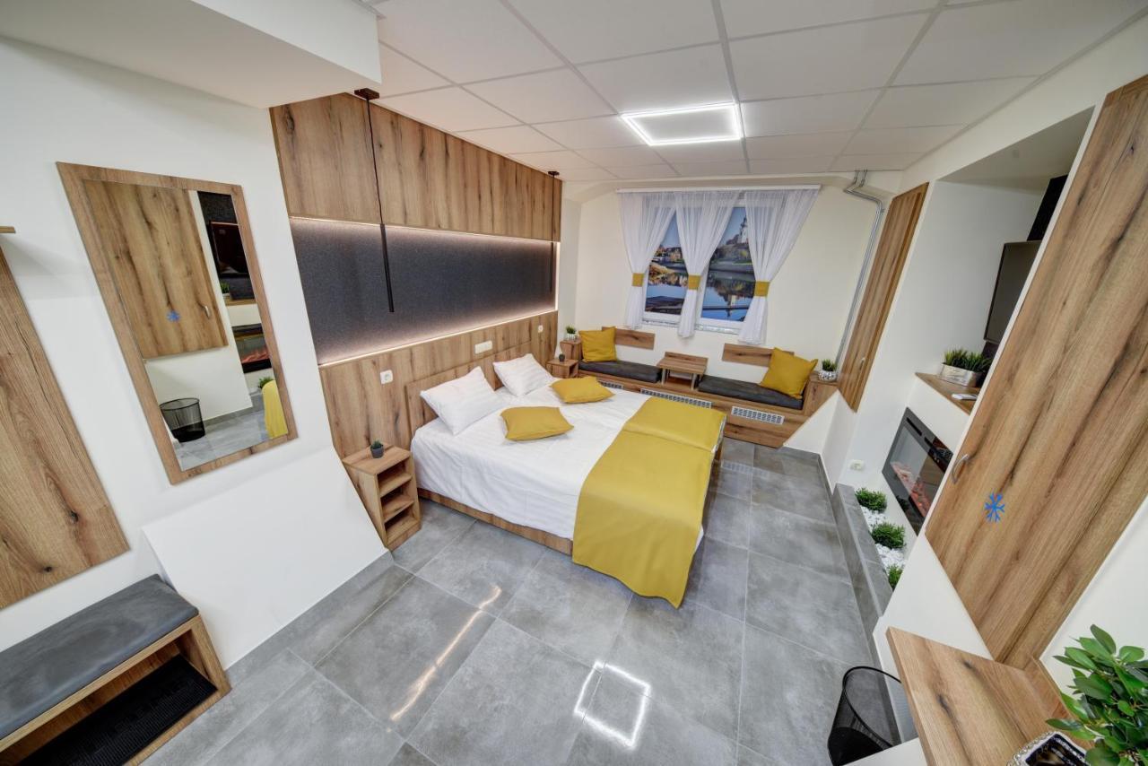 Riverside Inn - dunaparti álom Győr Esterno foto