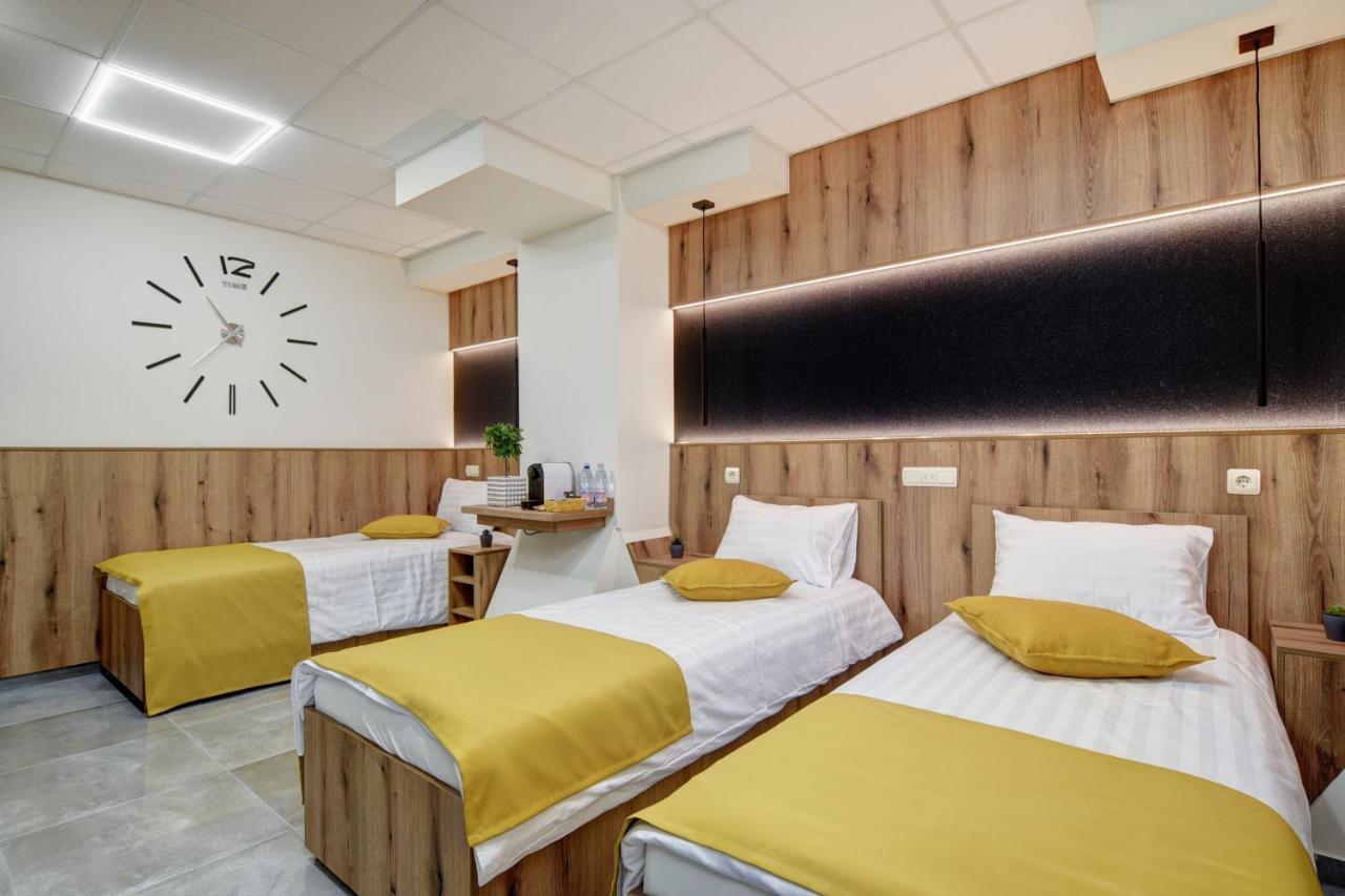 Riverside Inn - dunaparti álom Győr Esterno foto
